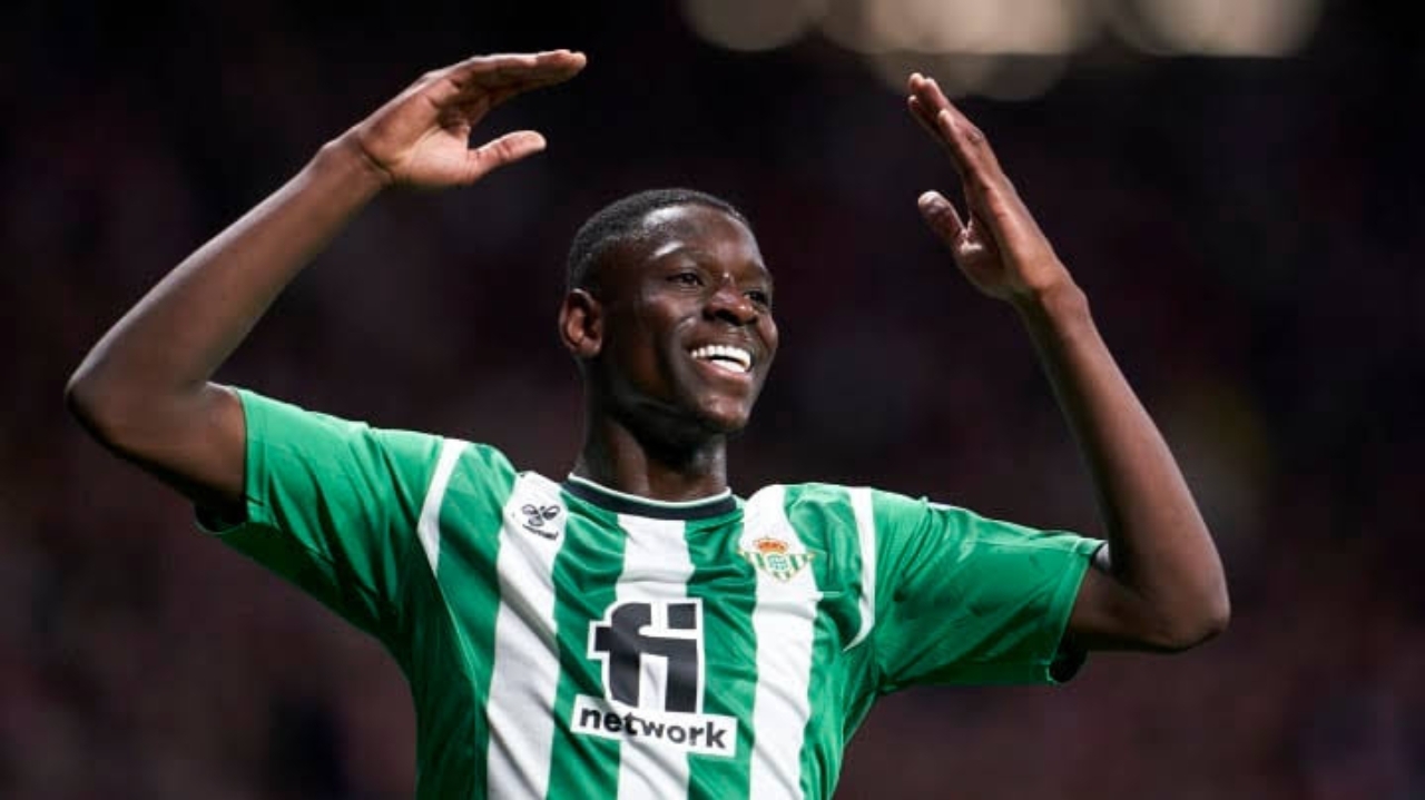 Betis aceita vender Luiz Henrique para poder contratar jogador do Internacional