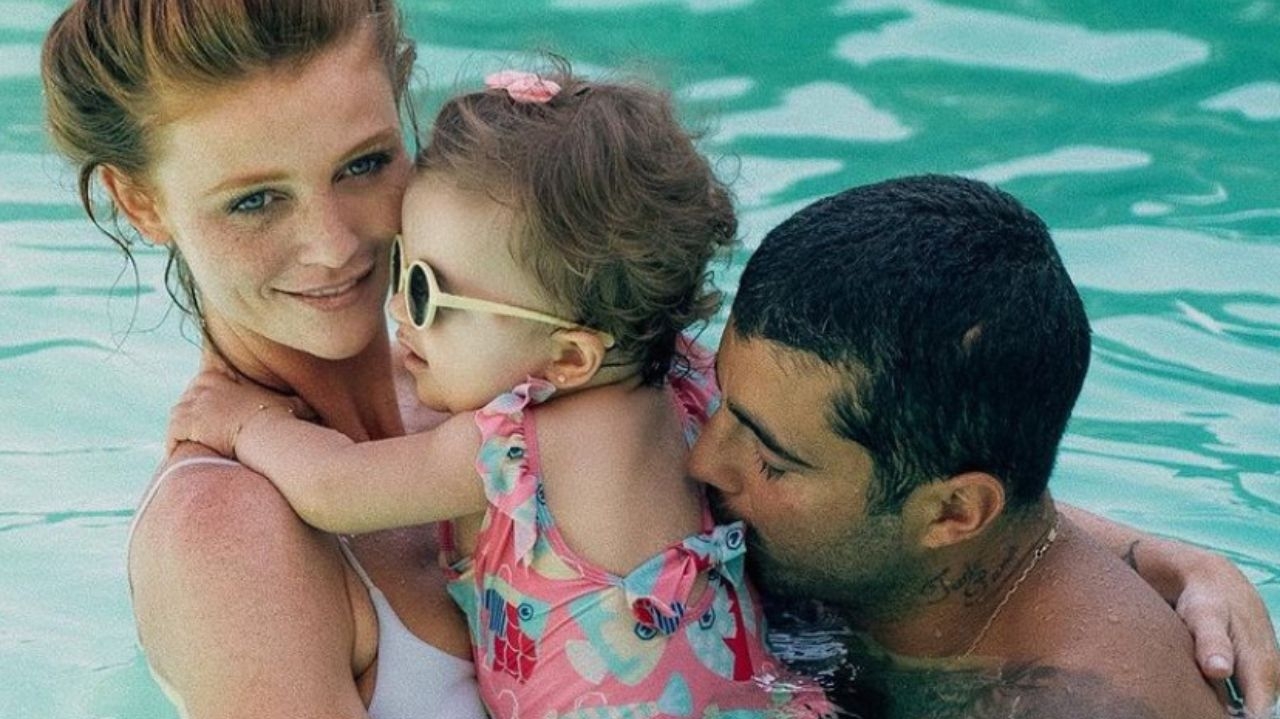 Aurora, filha de Pedro Scooby e Cintia Dicker, é homenageada em seu aniversário