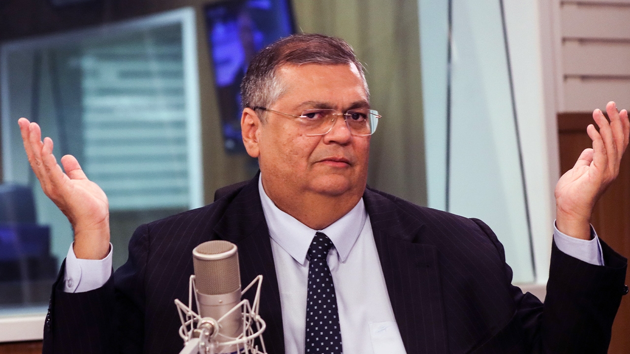 Processo de Flávio Dino contra Monark por difamação e injúria é interrompido pelo TRF3