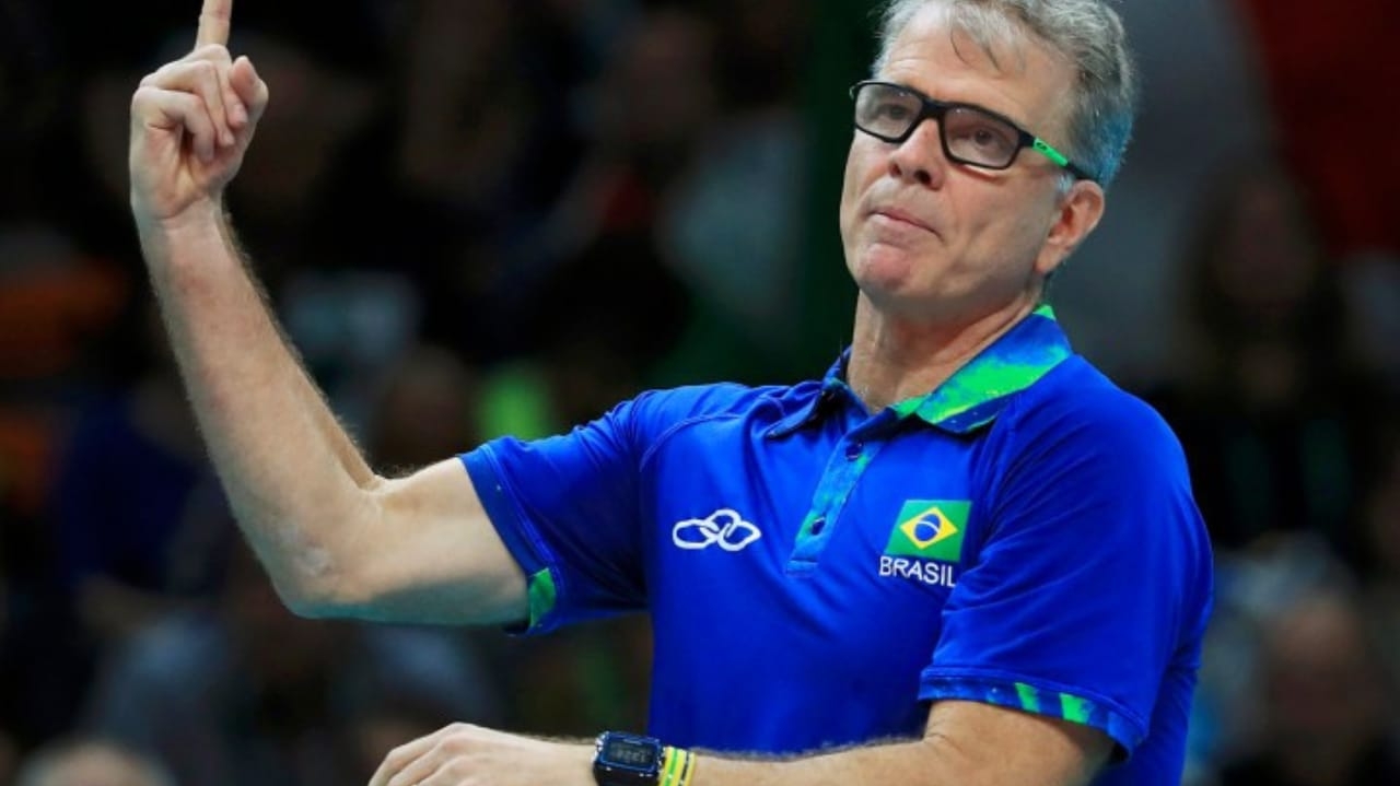 Comando da seleção masculina de vôlei é assumido por Bernardinho