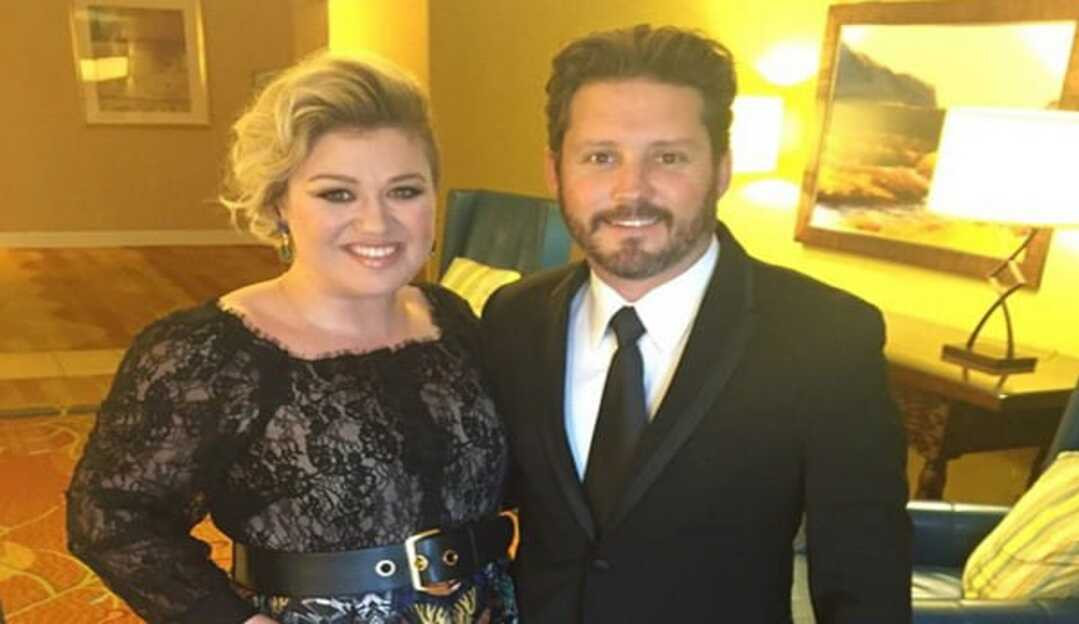 Kelly Clarkson é condenada pela justiça a pagar R$ 1 milhão de pensão ao ex-marido