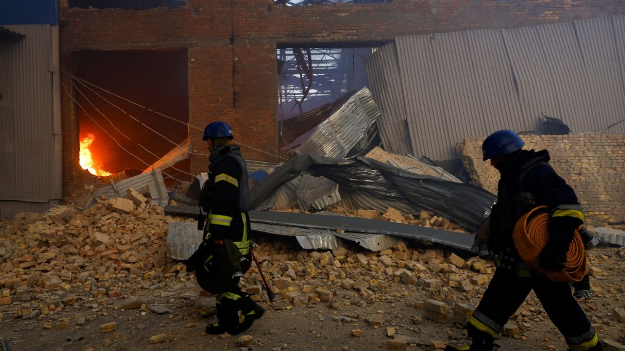 Ataque da Rússia contra Ucrânia deixa 60 pessoas feridas e 18 mortas