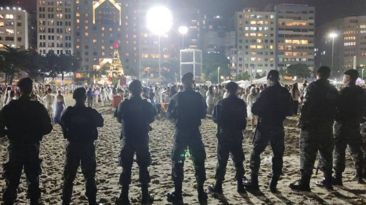 Ano Novo em Copacabana conta com auxílio de drones para reforçar segurança