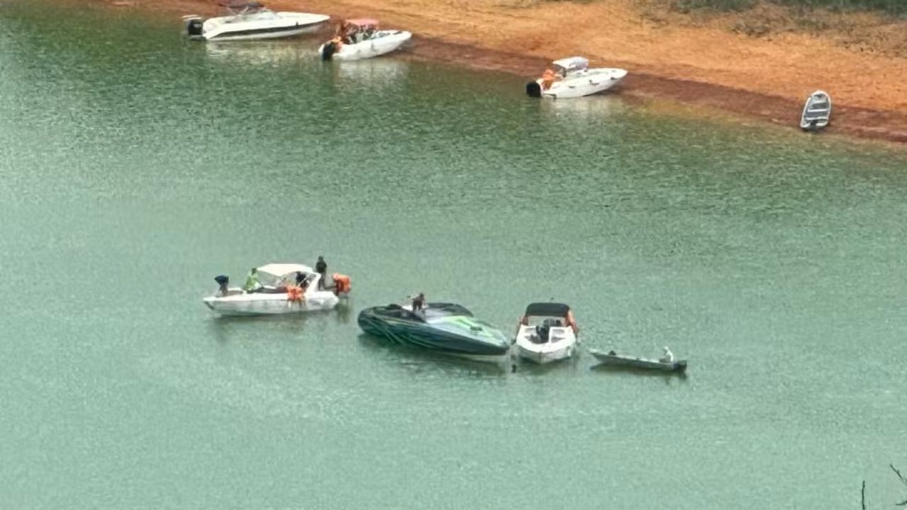 Queda de helicóptero deixa três feridos e um morto em Capitólio-MG