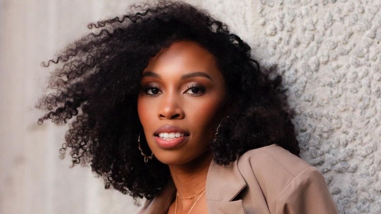 Atriz Carrie Bernans, de “Pantera Negra”, é atropelada e hospitalizada em Nova York