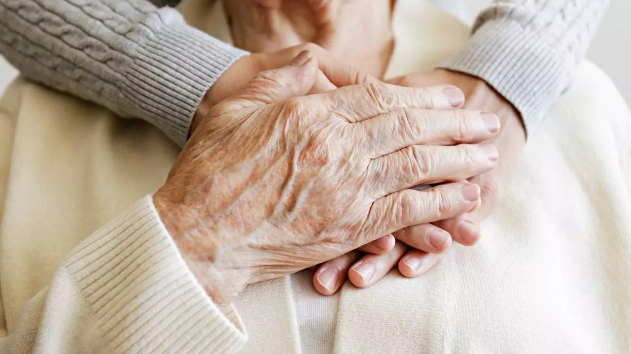 Estudo sugere uma associação entre o colesterol bom e a demência