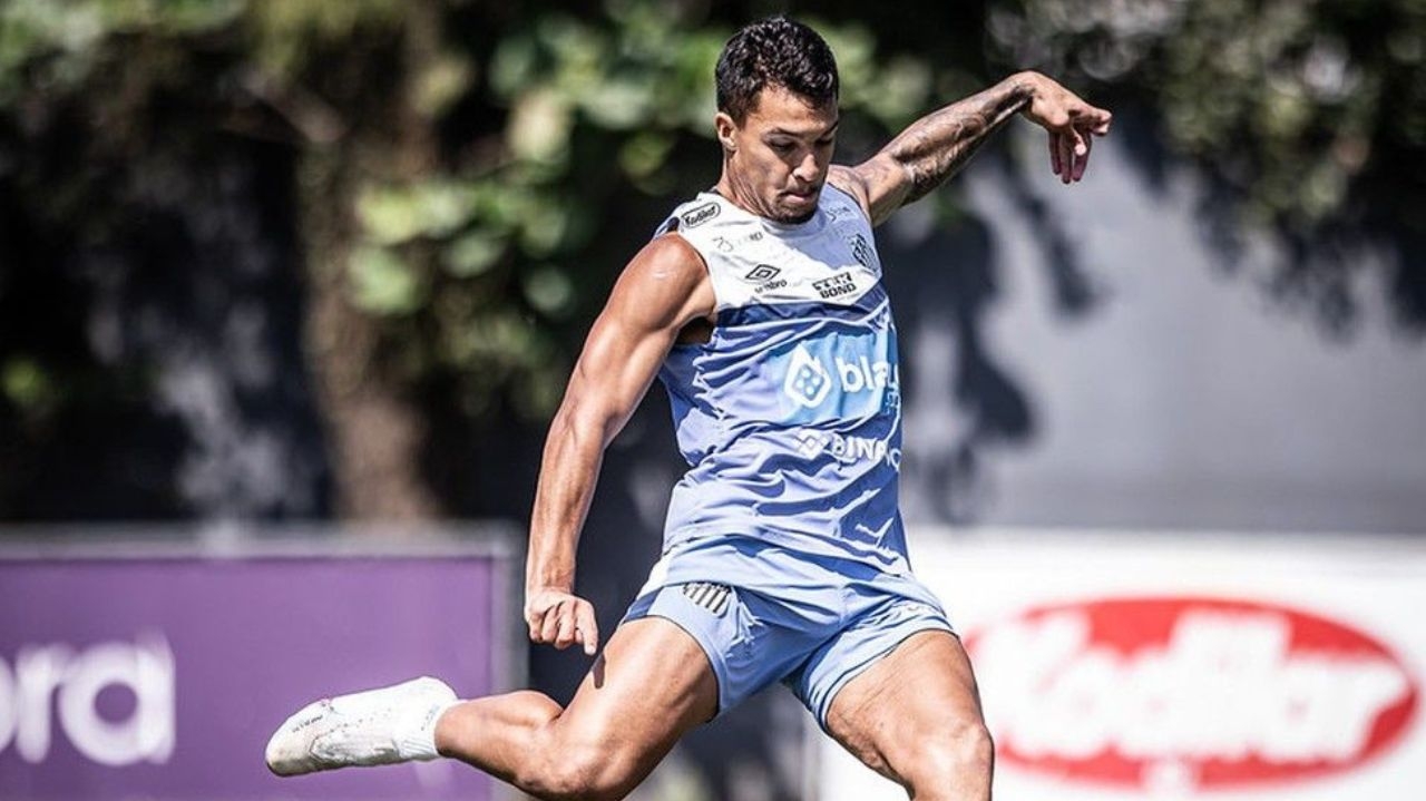 Santos acerta a venda de Marcos Leonardo ao Benfica