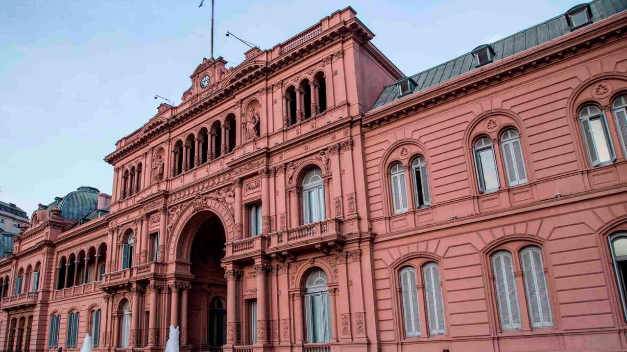 Reforma trabalhista proposta por Milei é retida por Justiça da Argentina