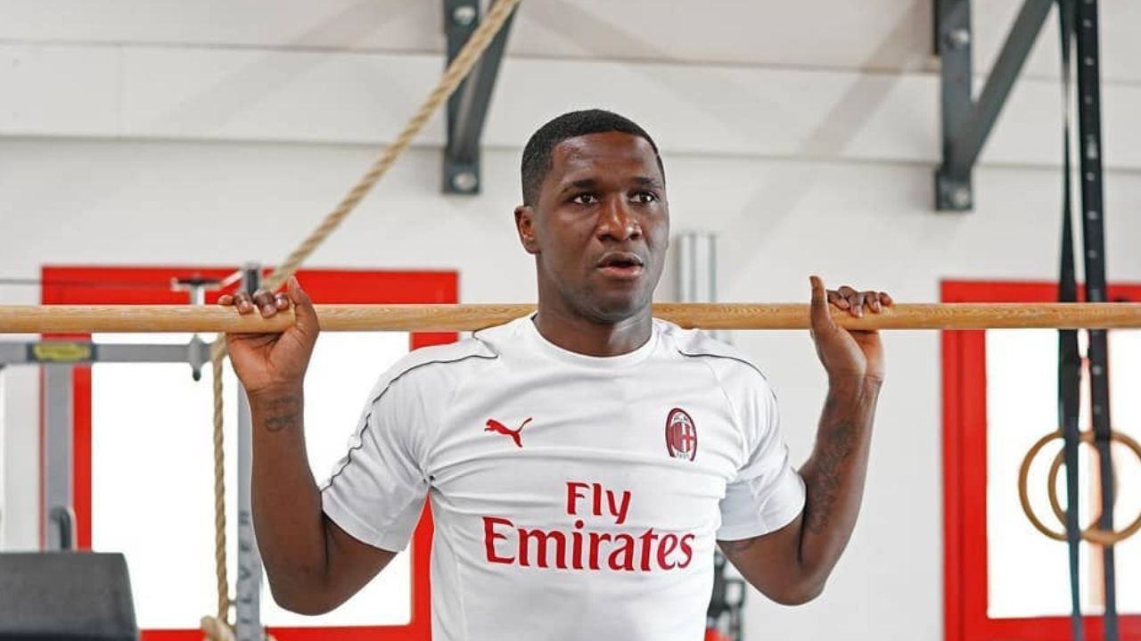 Vitória oficializa a chegada de oito novos reforços ao elenco