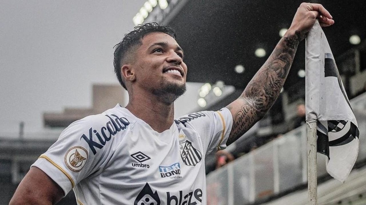 De saída do Santos, Marcos Leonardo é anunciado pelo Benfica de Portugal