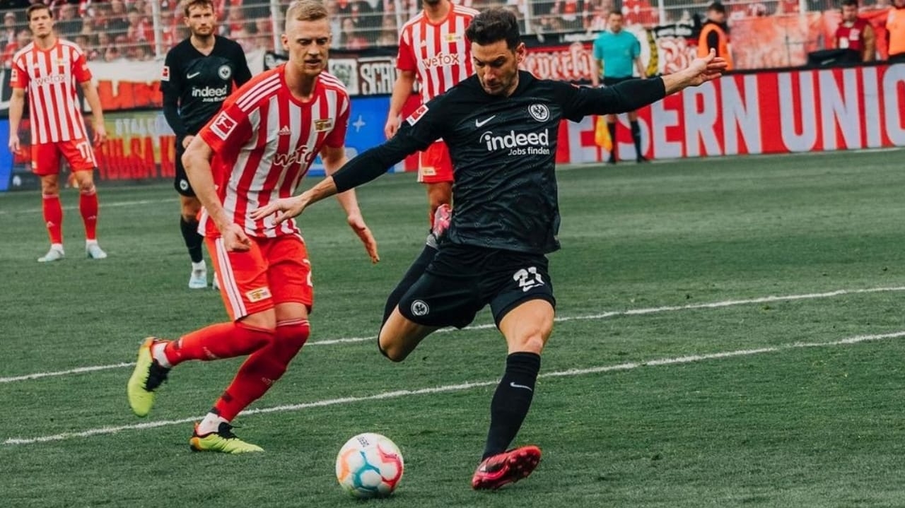 Lucas Alario assina contrato com o Internacional