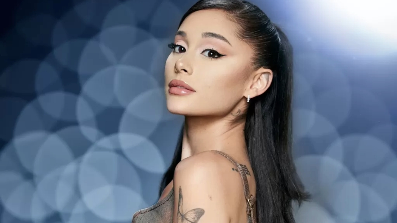 Ariana Grande anuncia lançamento de novo single para 12 de janeiro