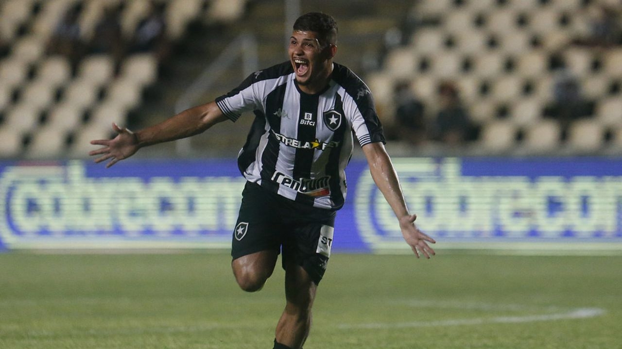 Sem espaço no Botafogo, Erison é vendido para o futebol japonês