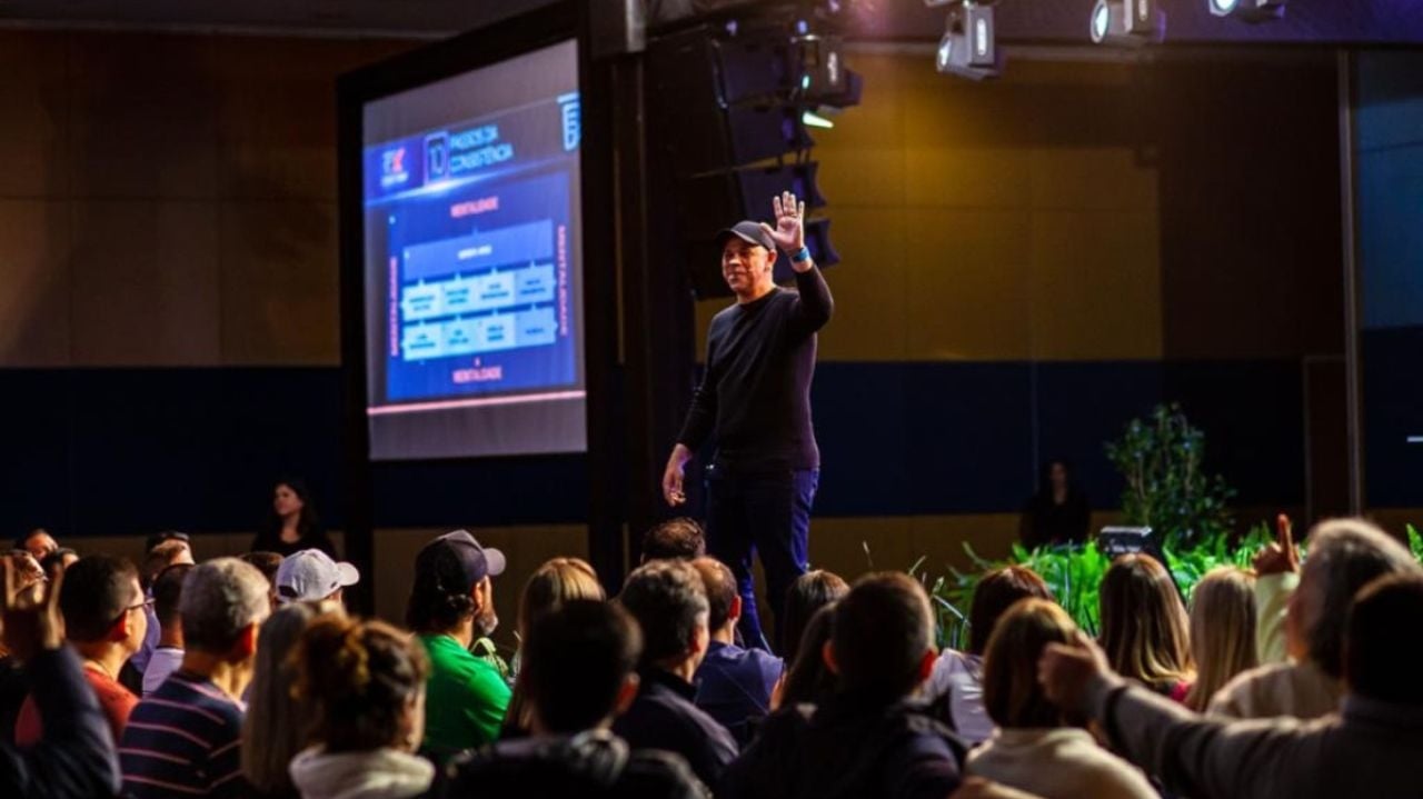 Tudo o que te preocupa te liberta: A experiência transformadora dos treinamentos de Saulo Coelho