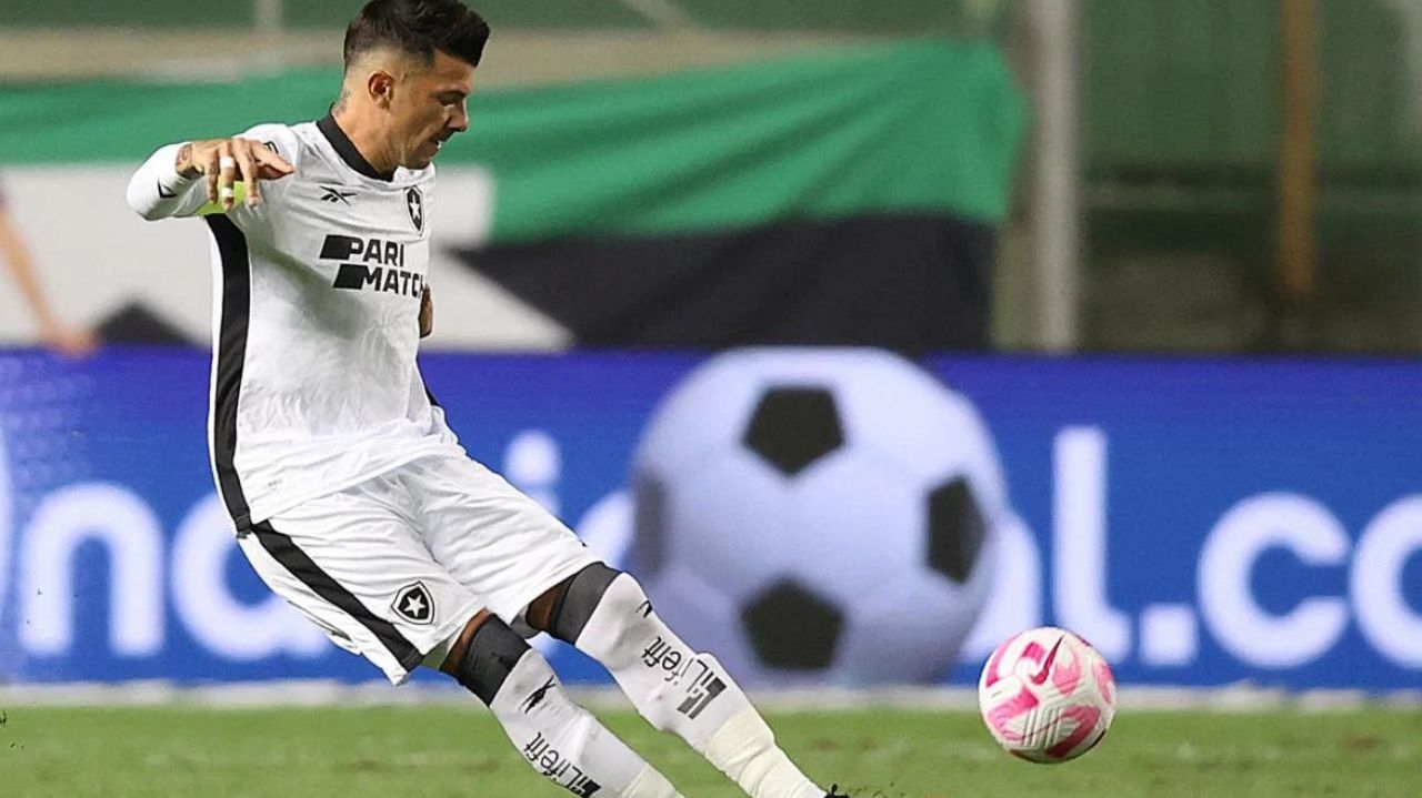 De saída, Victor Cuesta e Philipe Sampaio não comparecem em reapresentação do Botafogo