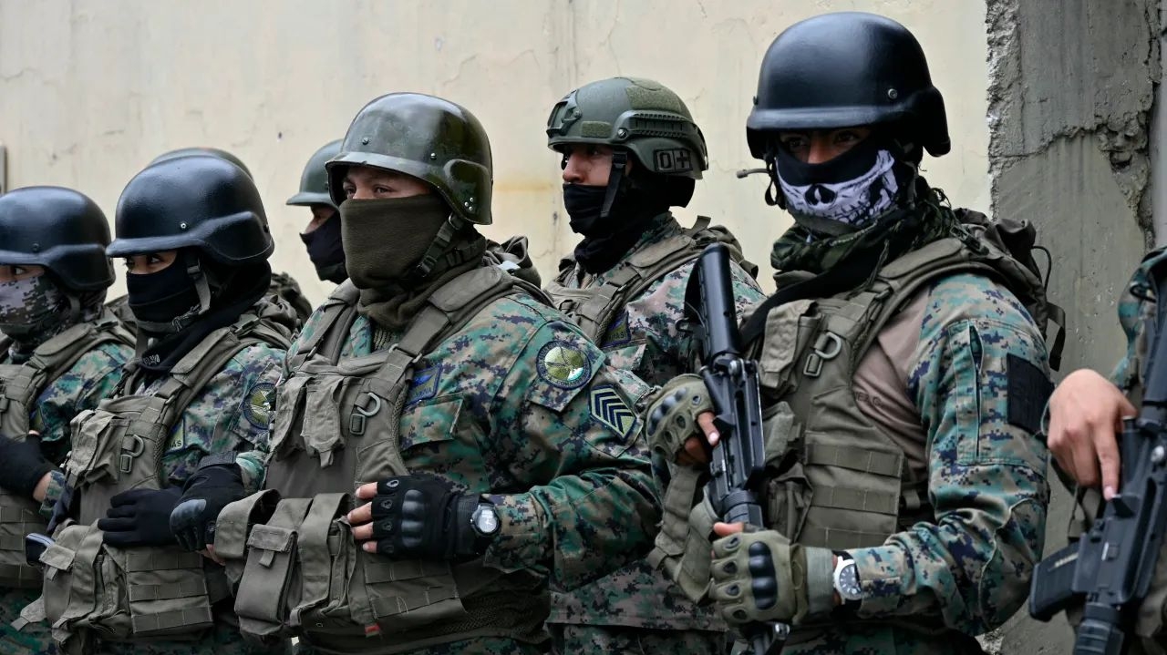 Criminoso mais perigoso do país foge da prisão no Equador, país decreta estado de emergência
