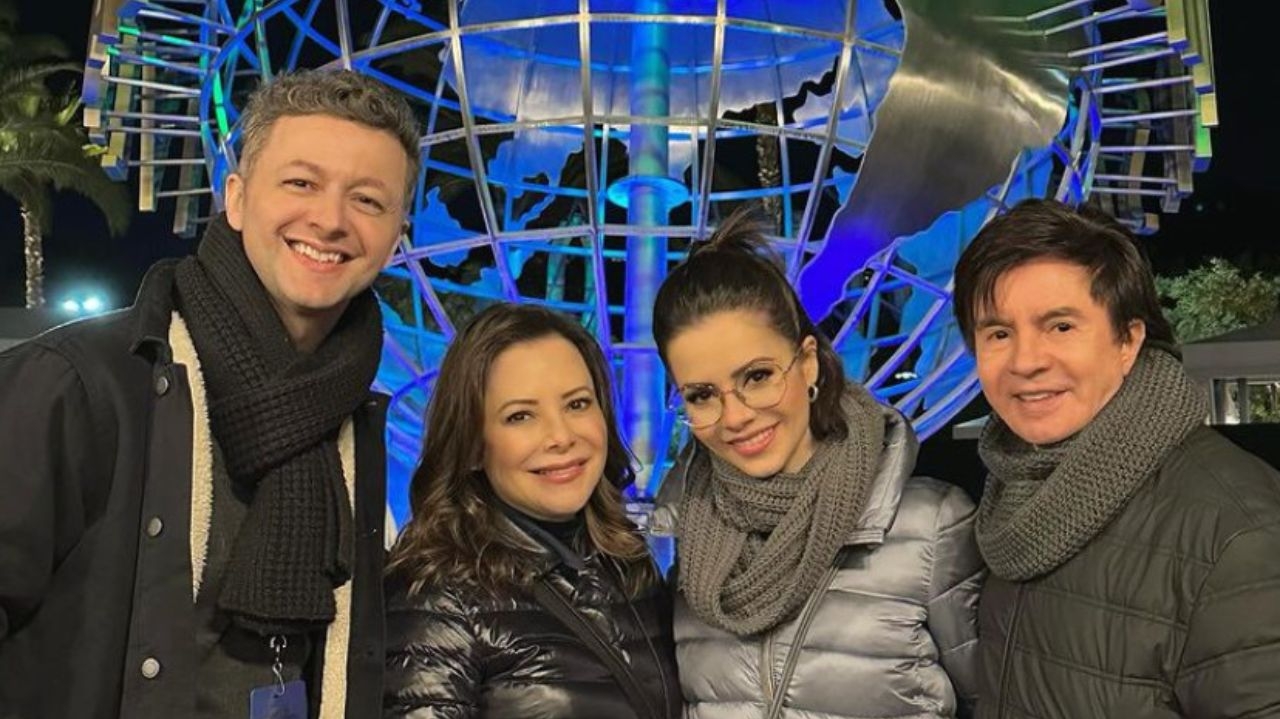 Apesar da separação, Sandy e Lucas Lima passam férias juntos em família na Disney