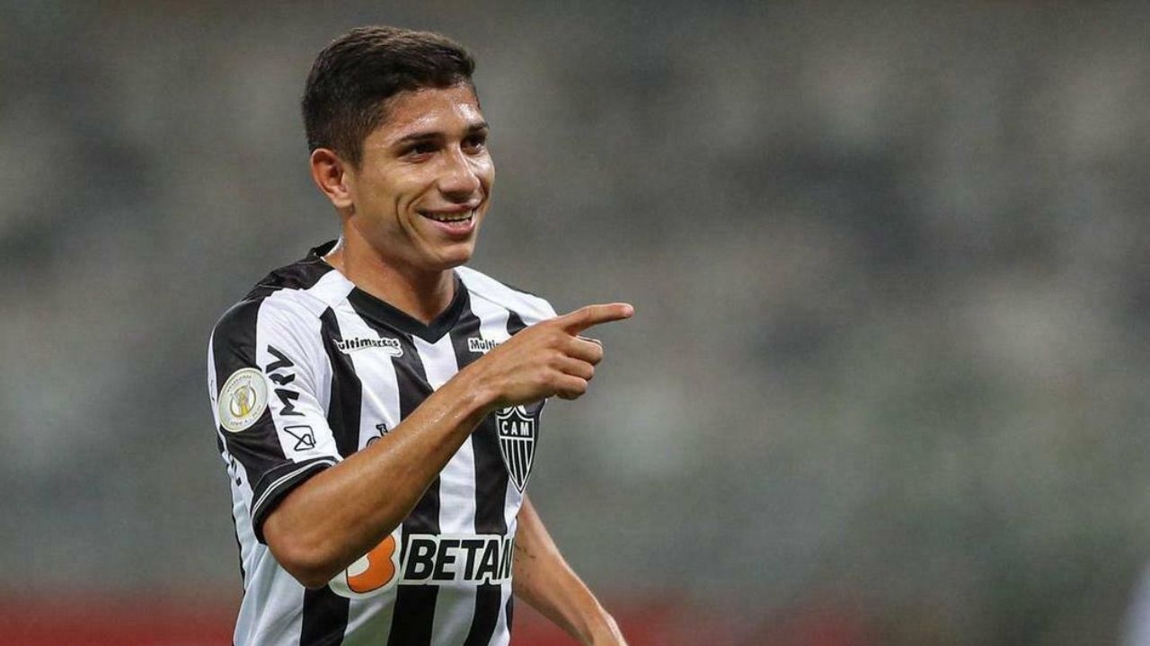 Botafogo anuncia Savarino como novo reforço para a temporada