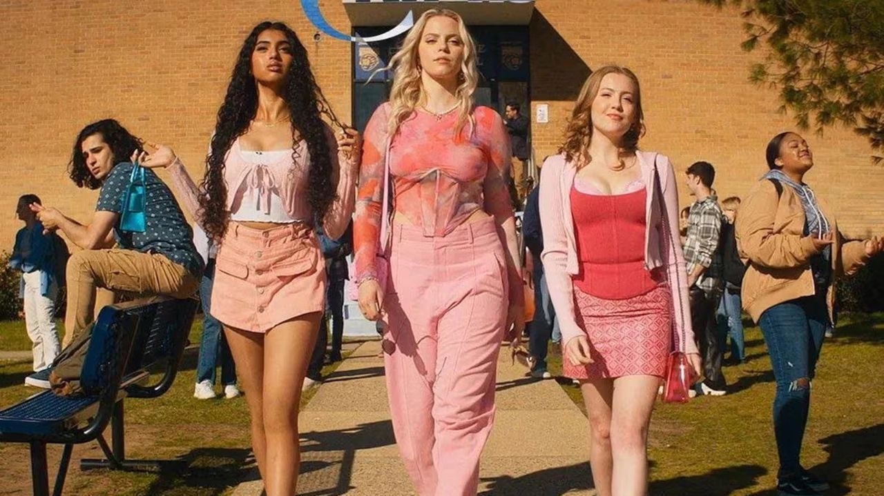 Meninas malvadas: clássico teen dos anos 2000 ganha visual renovado em novo remake musical
