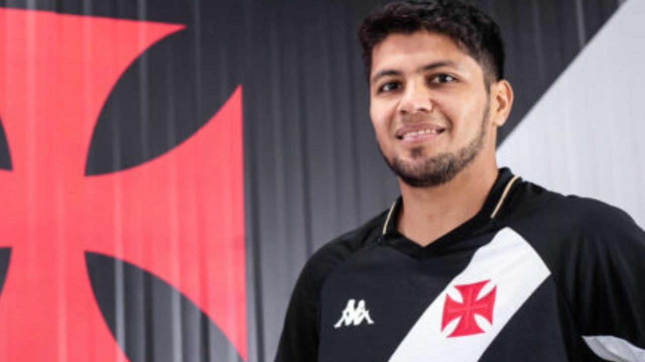 Robert Rojas é anunciado pelo Vasco após ser emprestado pelo River Plate