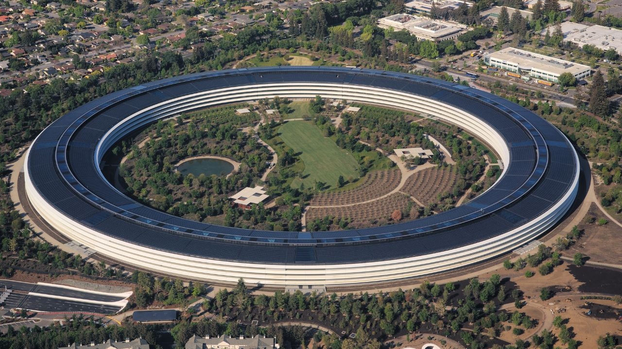 Competição entre Microsoft e Apple pelo posto de empresa mais valiosa se acirra