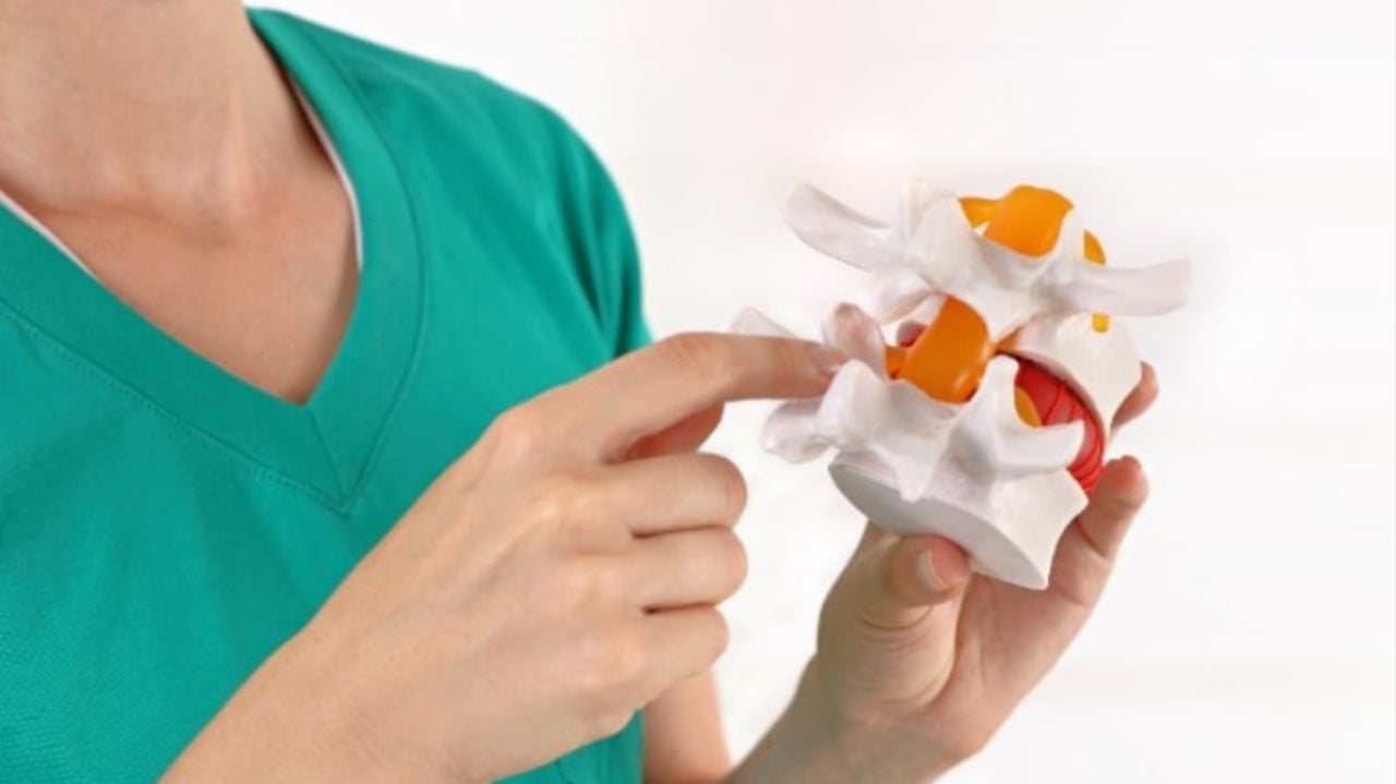 Hérnia de disco lidera ranking de afastamento do trabalho em 2023