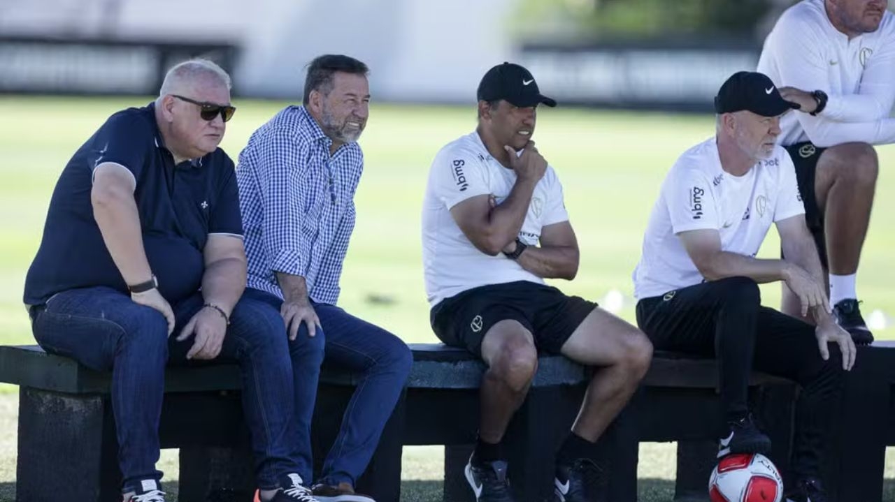 Corinthians se prepara para estreia do Campeonato Paulista com seis reforços