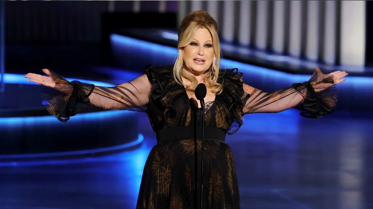 Emmy 2024: Jennifer Coolidge vence a categoria “Melhor Atriz Coadjuvante em Série de Drama”