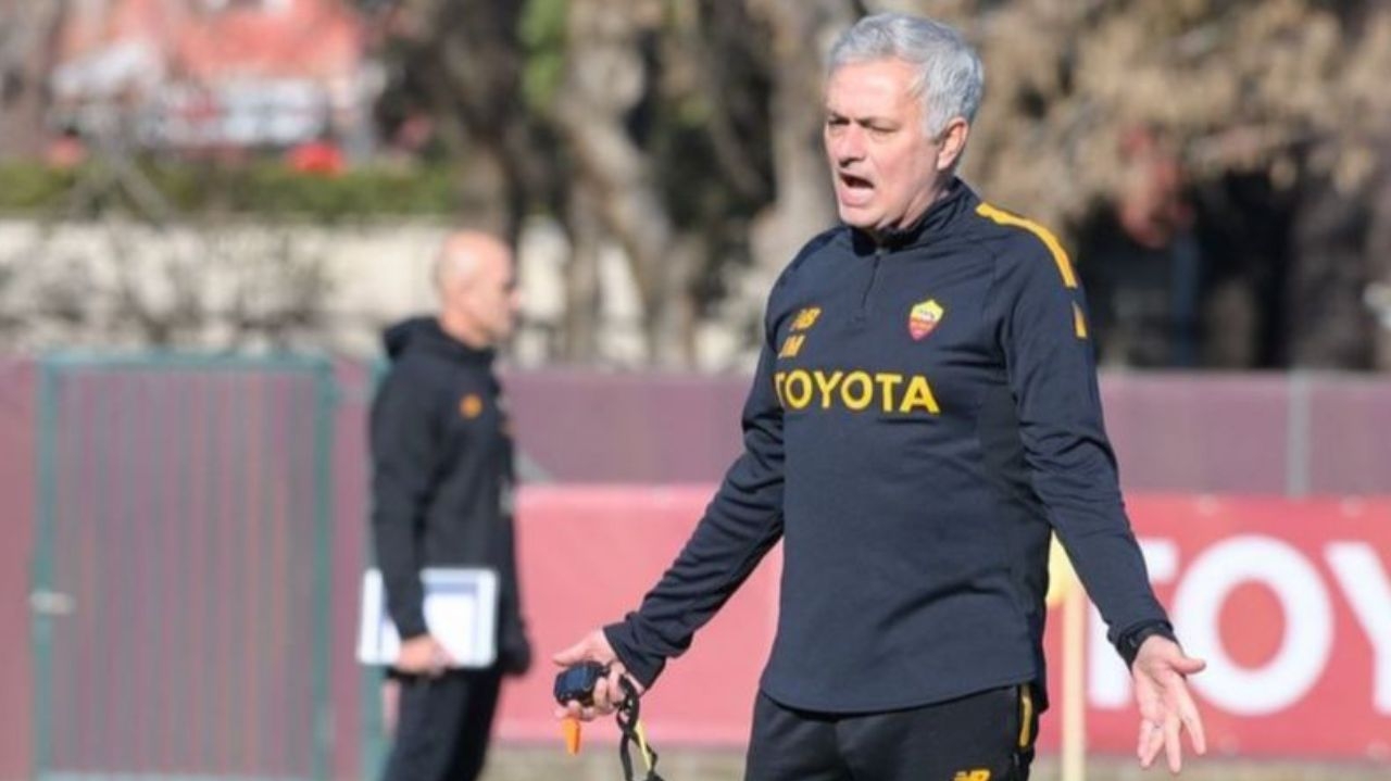 A.S. Roma anuncia saída de José Mourinho após temporada de altos e baixos