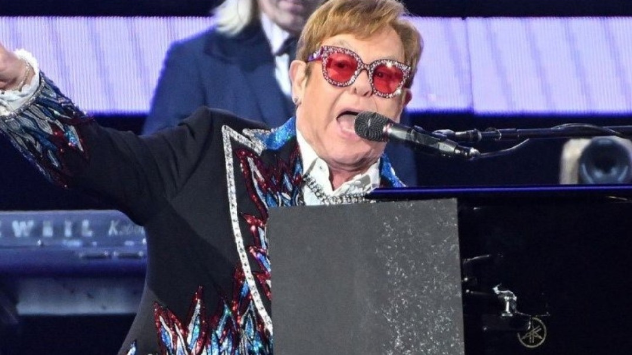 Após vitória no Emmy 2023, Elton John se torna EGOT