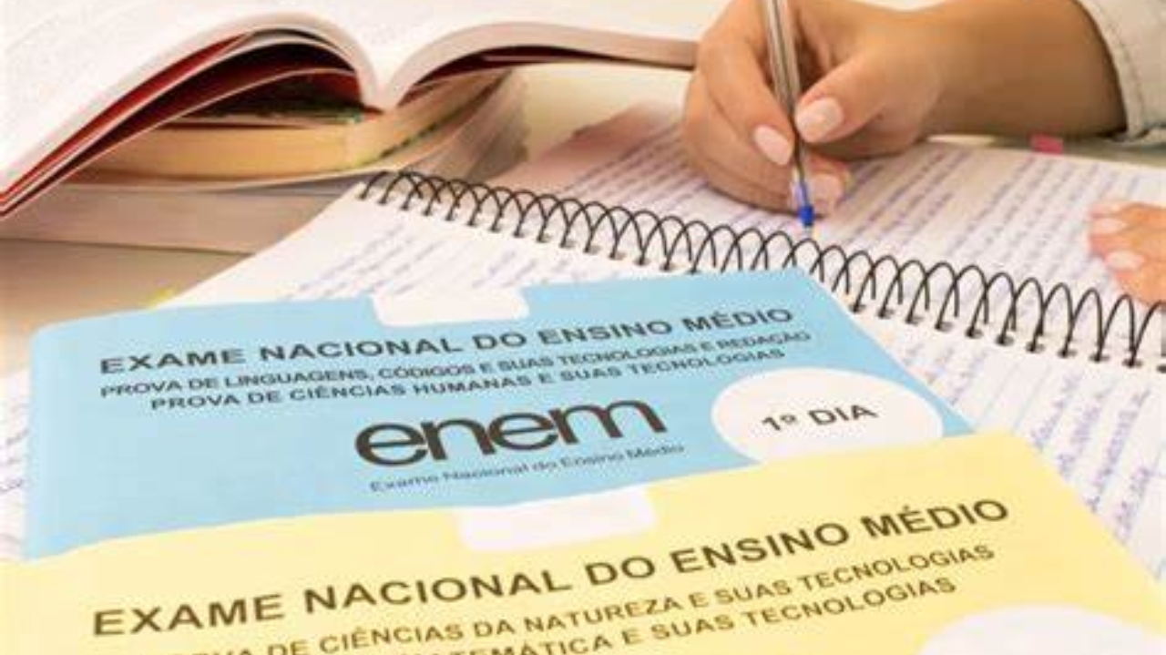 Programa Pé-de-Meia garante incentivo para estudantes realizarem o Enem