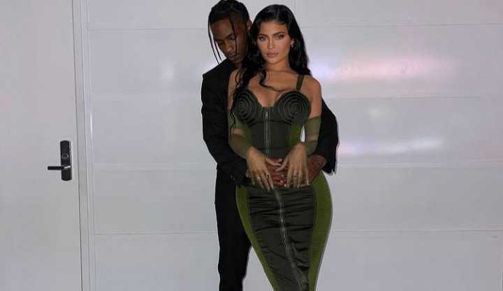Kylie Jenner revela cheirinho especial de Travis Scott em uma entrevista