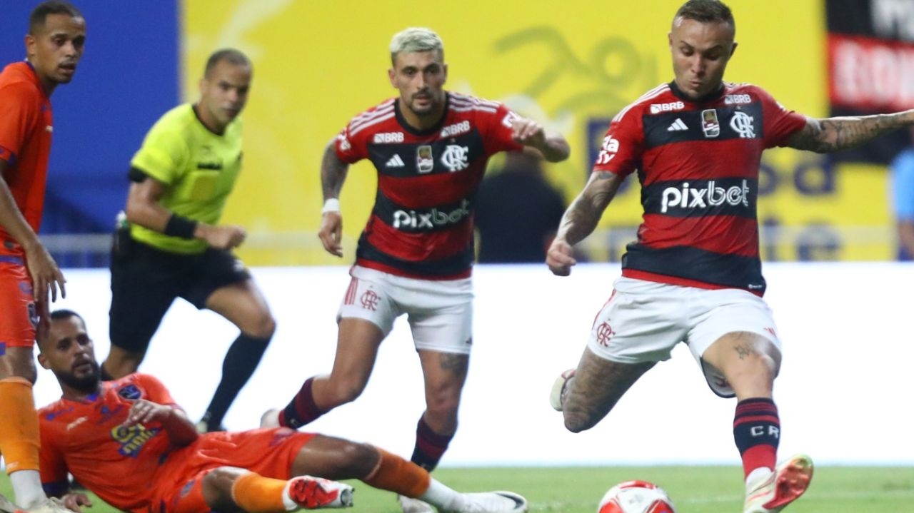 Flamengo estreia com autoridade no Carioca e goleia o Audax
