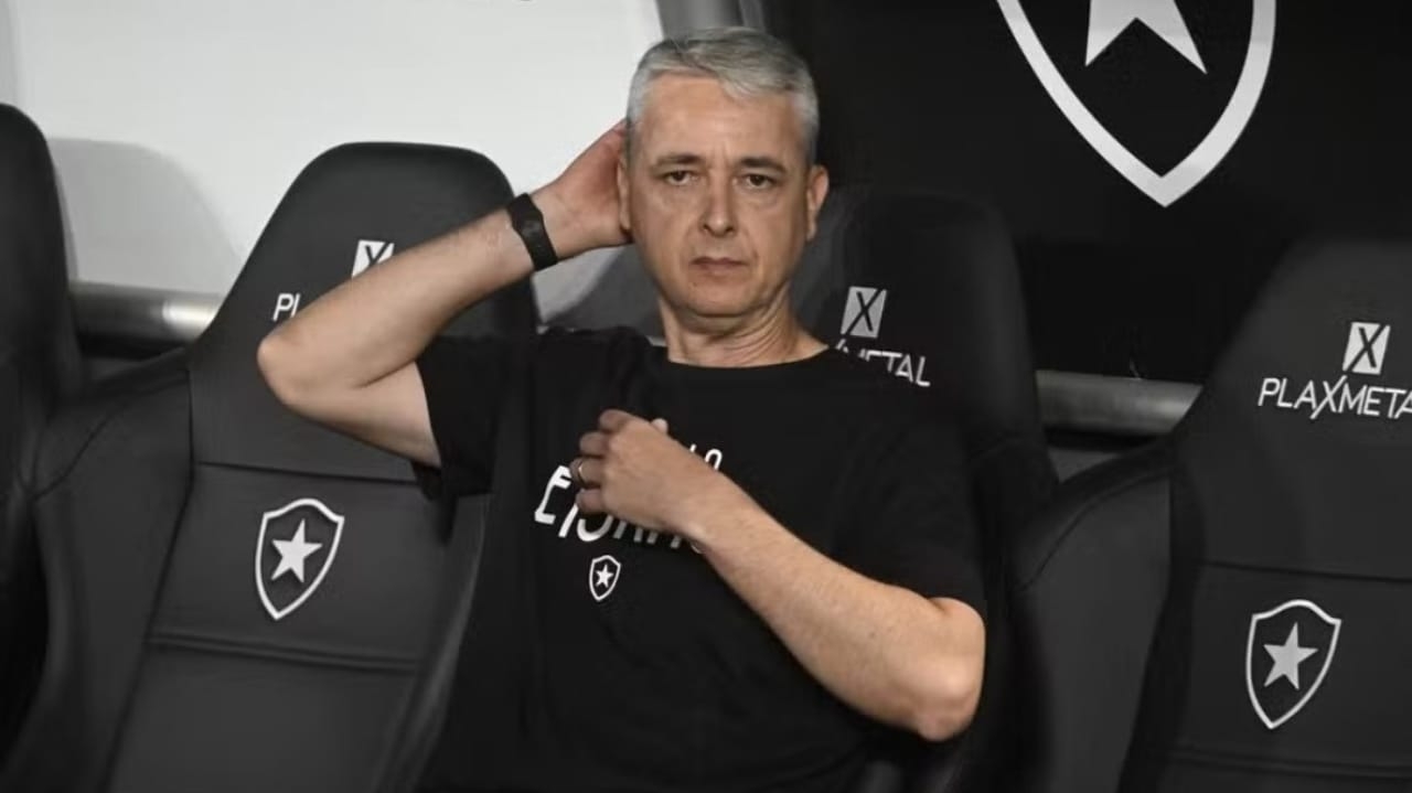 Tiago Nunes vê com bons olhos a atuação do Botafogo e diz que a preparação do elenco terá continuidade