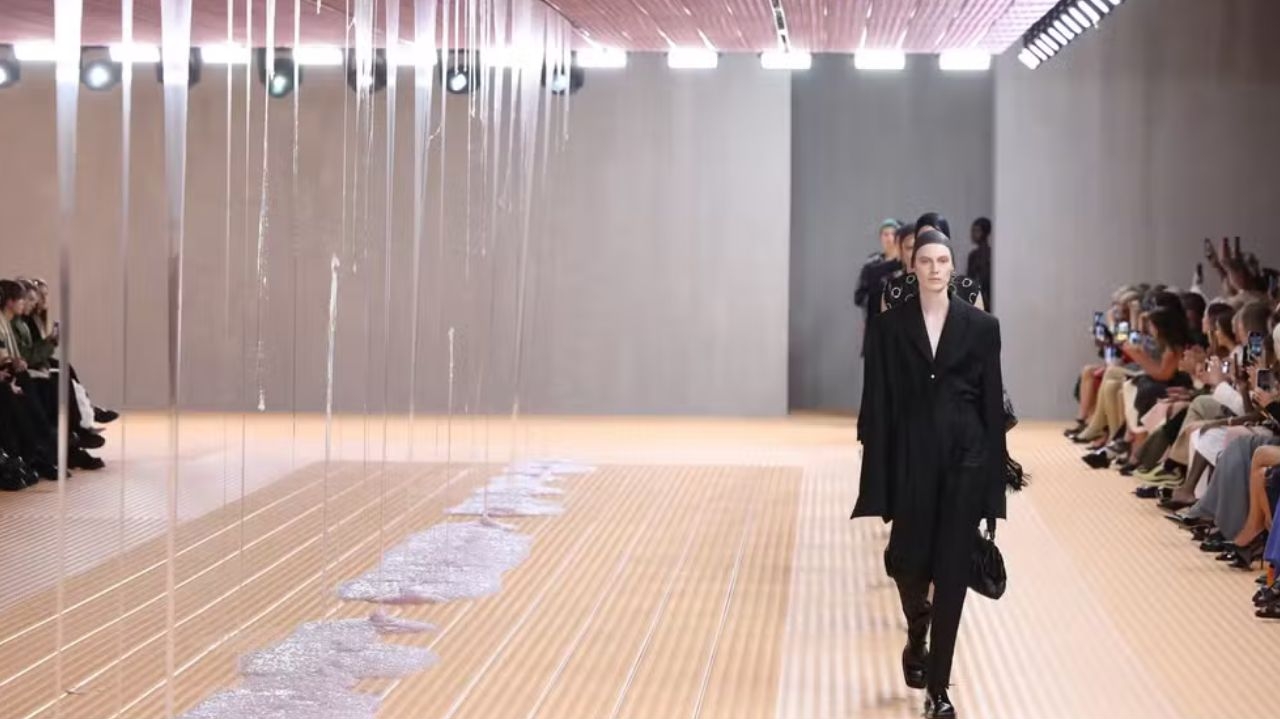 Desfiles de verão 2024: conheça os modelos de calças que serão tendência nesta estação