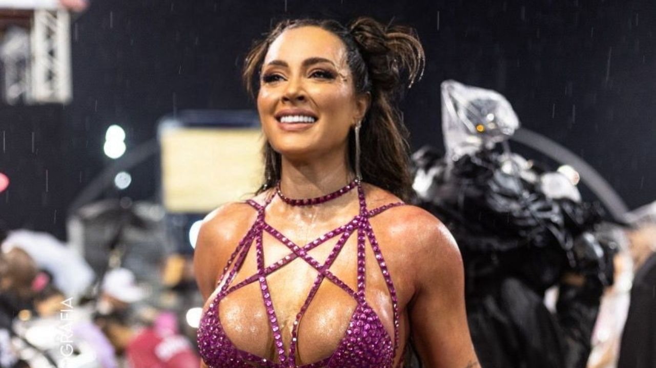 Juju Salimeni mostra corpo sarado em ensaio da Barroca Zona Sul