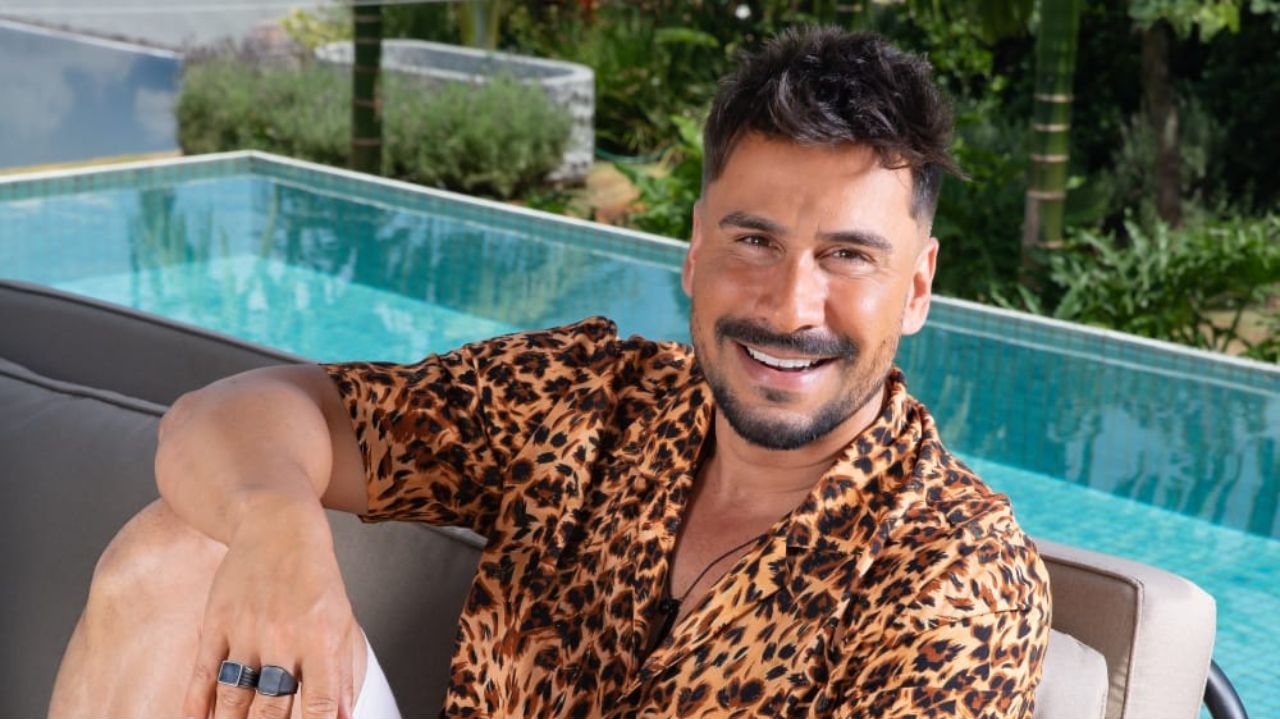 Julio Rocha defende remakes e fala que quer viver personagem romântico