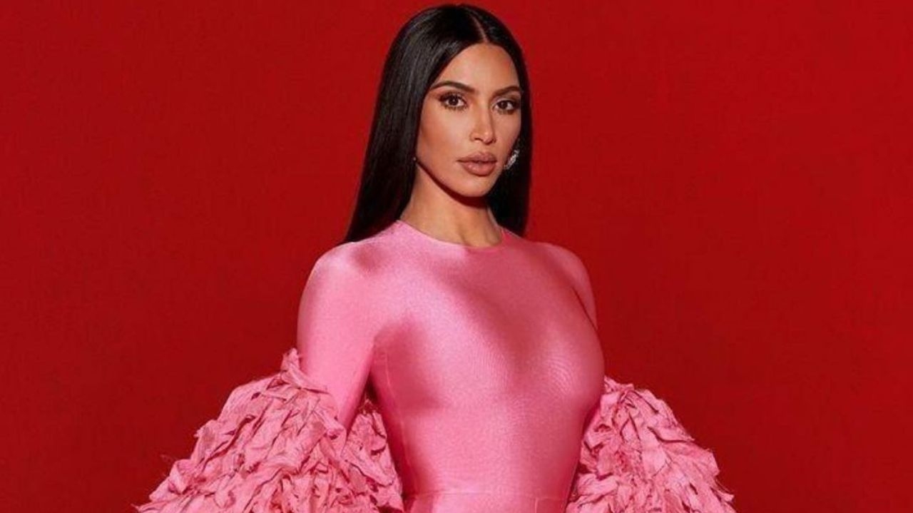 Kim Kardashiam volta a ser embaixadora da Balenciaga