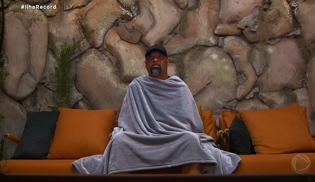 Dinei promete fazer de tudo para eliminar Thomaz da Ilha Record