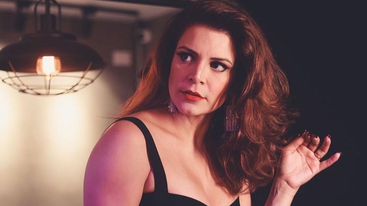 Renata Del Bianco diz que não vai parar com conteúdo adulto durante gestação e rebate críticas