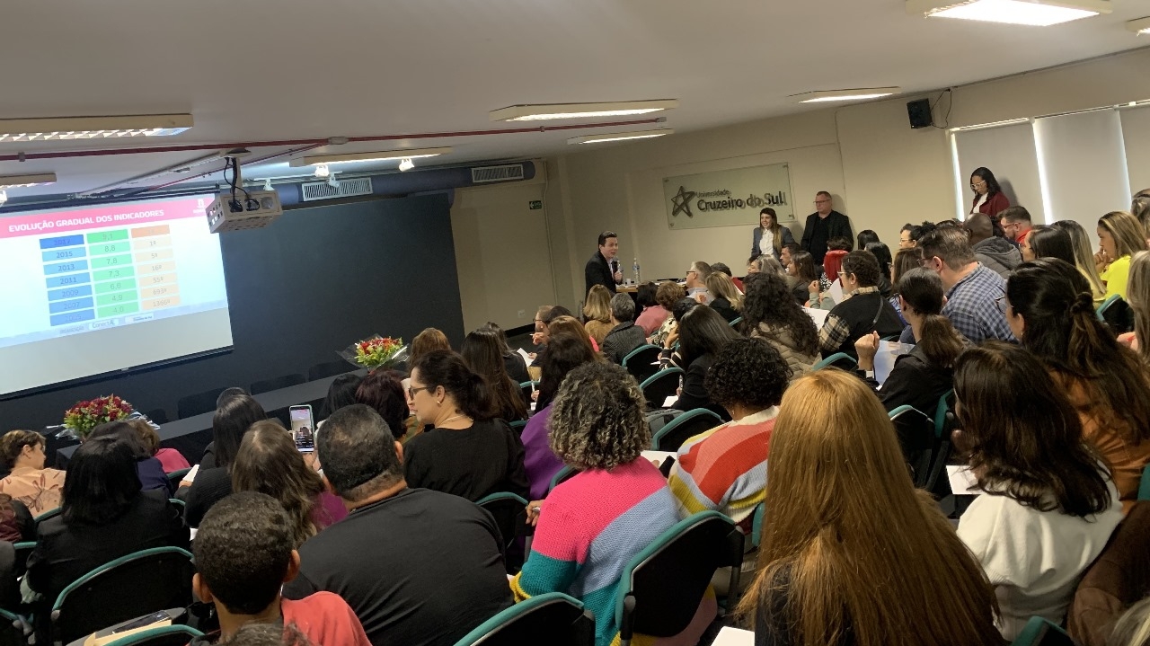 Professores especialistas em Avaliação Educacional ganham destaque em projeto visionário