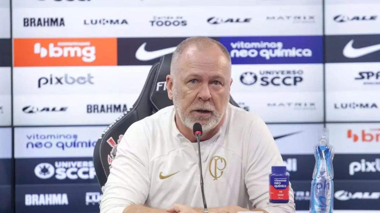 Mano Menezes reconhece carência no elenco do Corinthians e explica “puxão de orelha” em Raniele