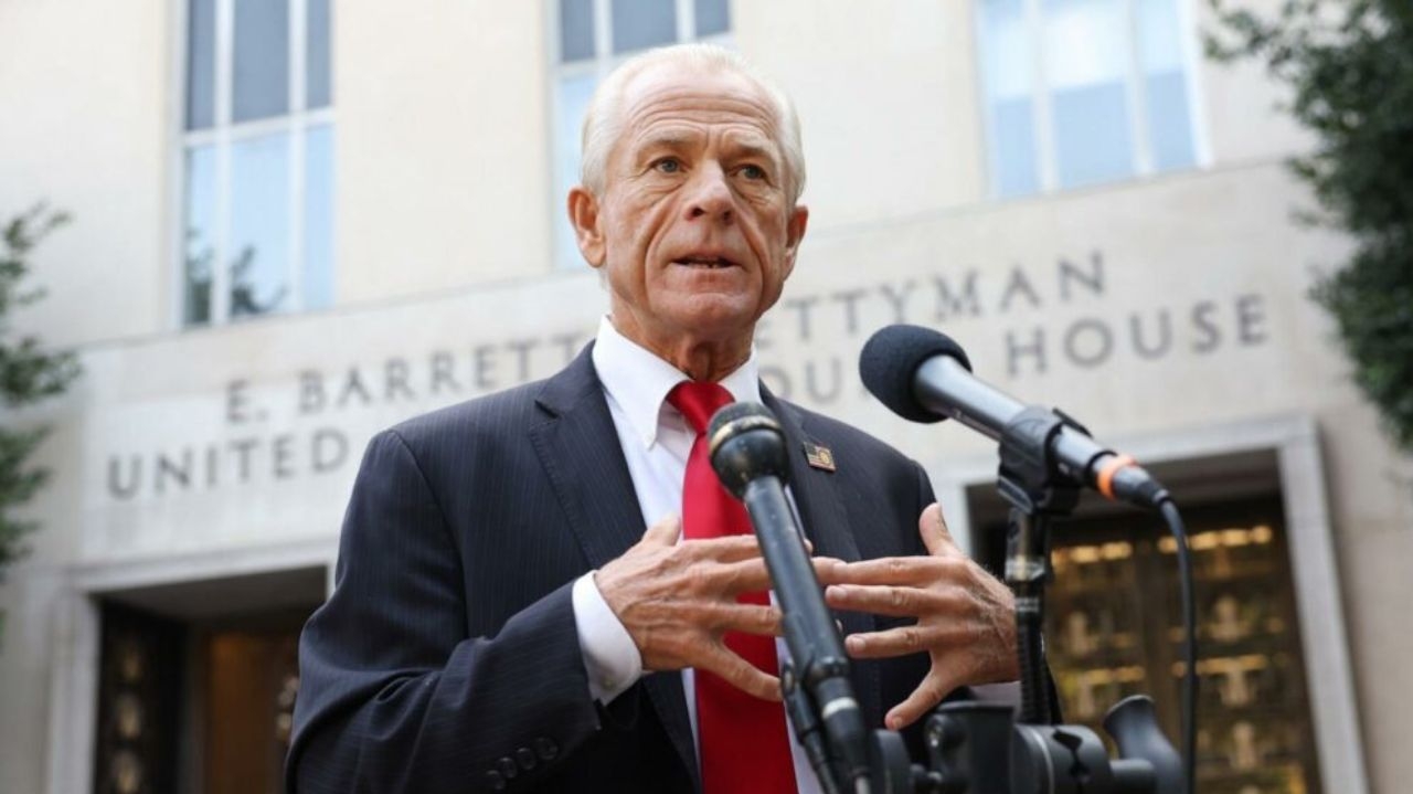 Justiça estadunidense condena ex-assessor de Trump por desacato ao Congresso