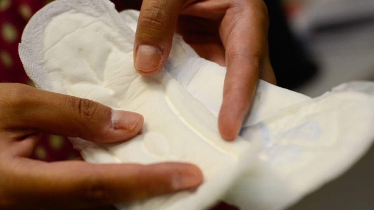 Dignidade Menstrual: saiba como conseguir absorvente gratuito pelo SUS