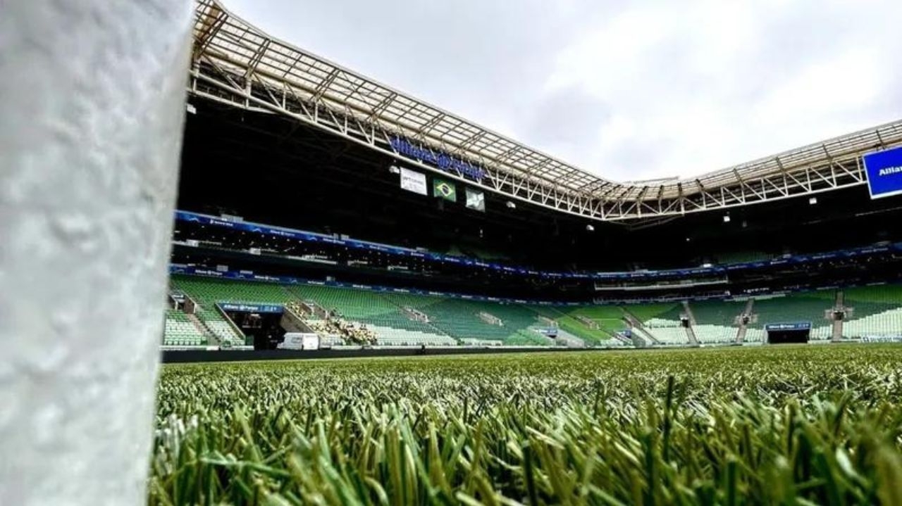 Palmeiras divulga nota cobrando WTorre por melhorias no gramado do Allianz Parque