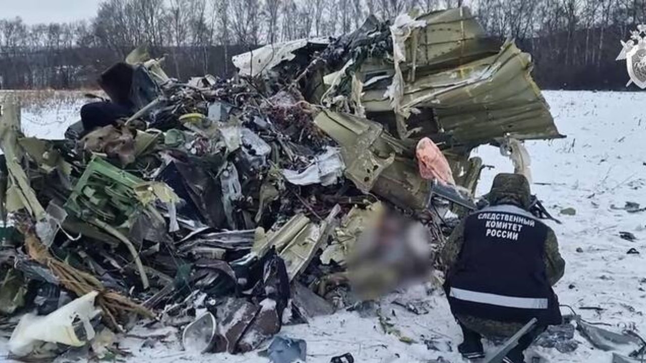 Putin afirma que aeronave russa transportava prisioneiros ucranianos e foi abatida por míssil estadunidense