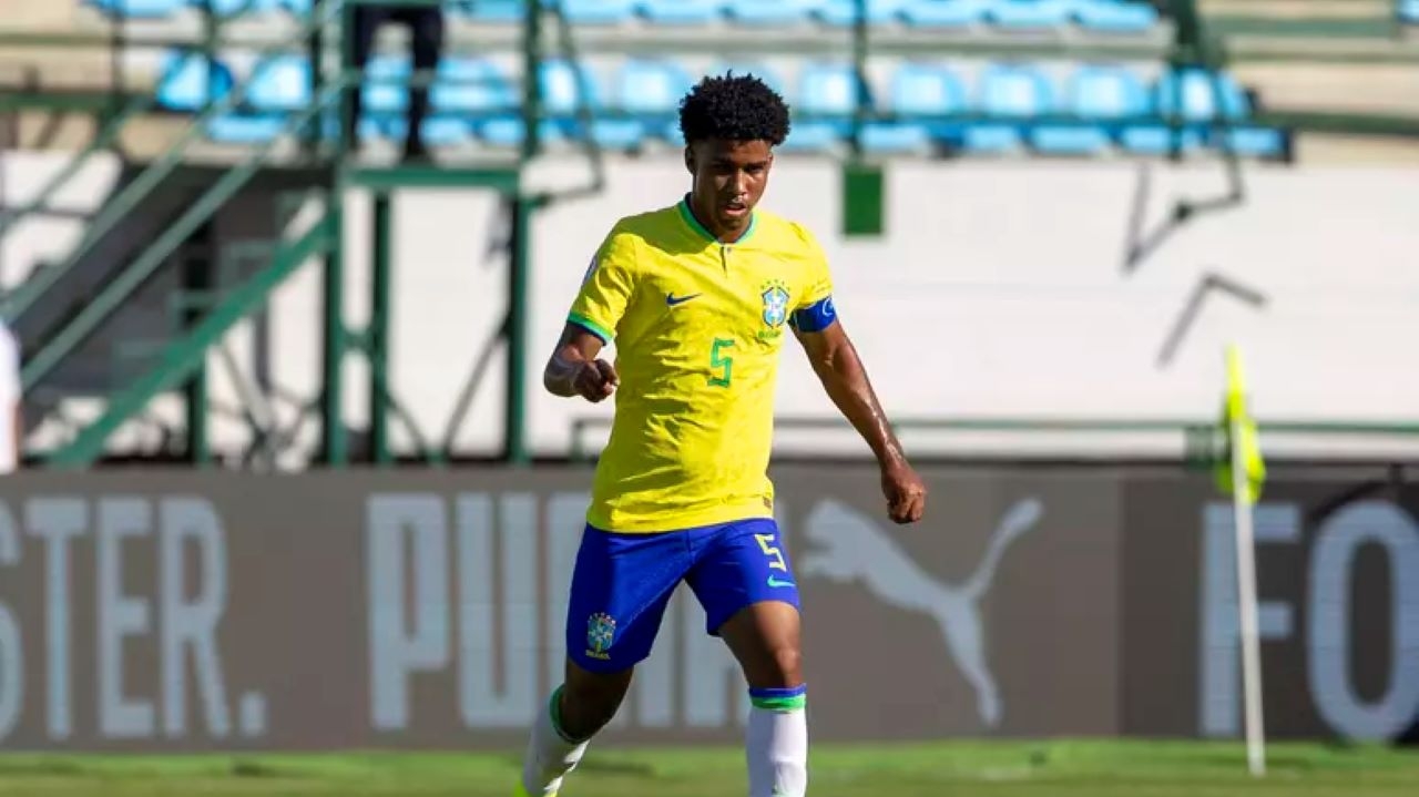 Andrey Santos é emprestado ao Strasbourg