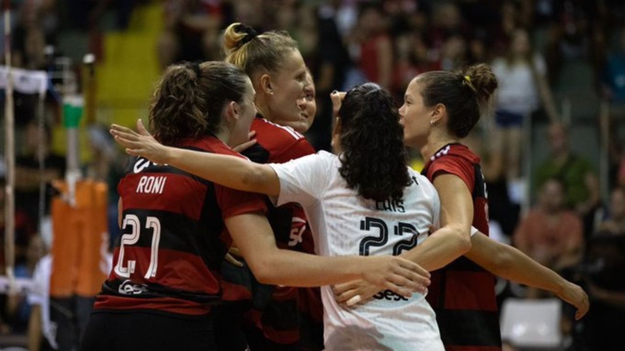 Sesc Flamengo se mantém na liderança isolada da Superliga após vencer o Pinheiros