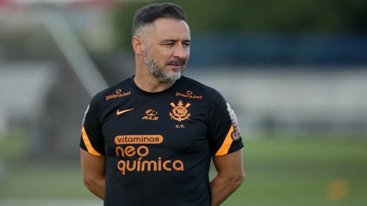 Vitor Pereira busca justiça e reivindica R$7,5 milhões do Corinthians em processo judicial