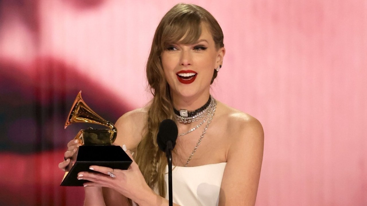 Grammy Awards: Taylor Swift faz história ao vencer Álbum do Ano